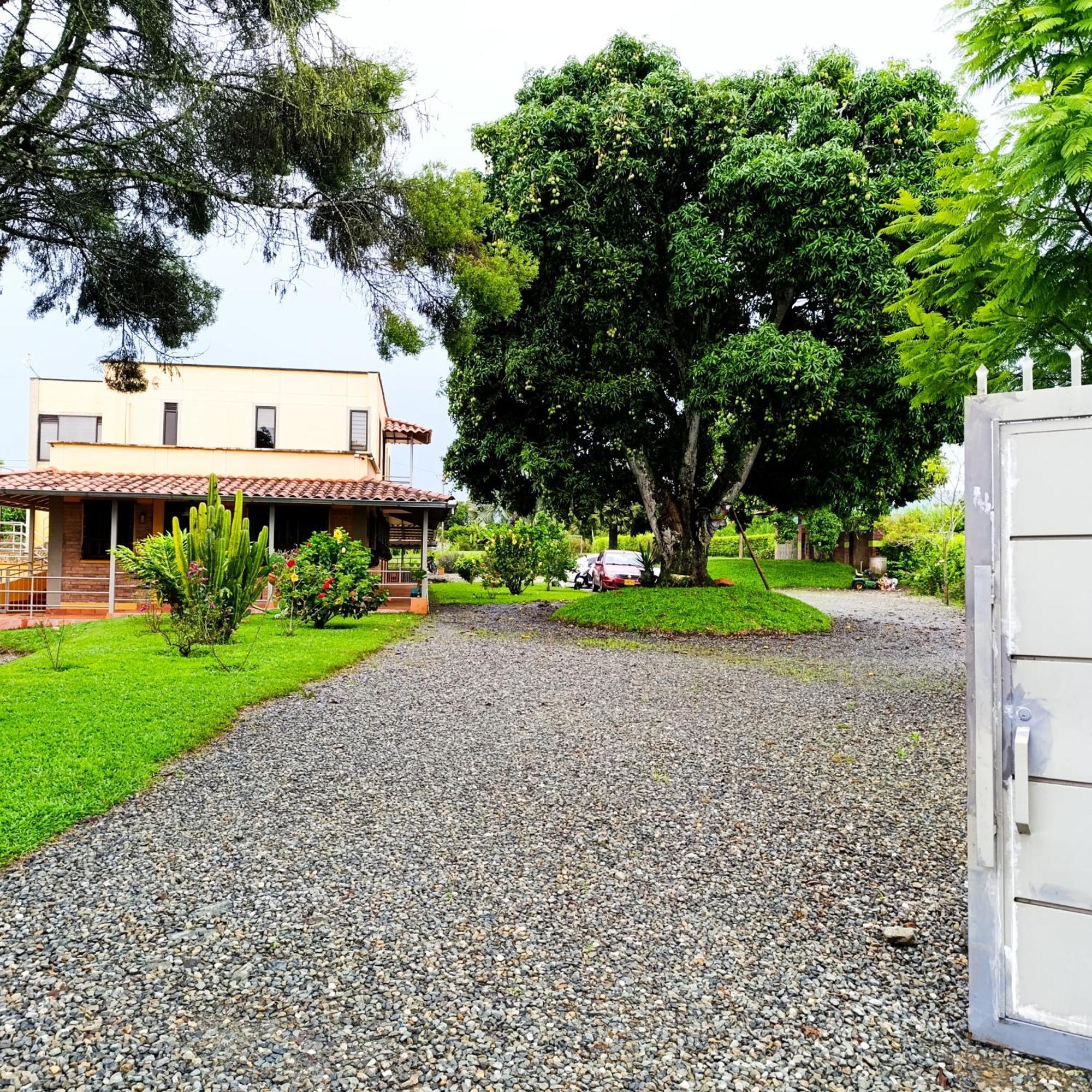 Hotel Campestre Los Mangos Quimbaya Exterior foto